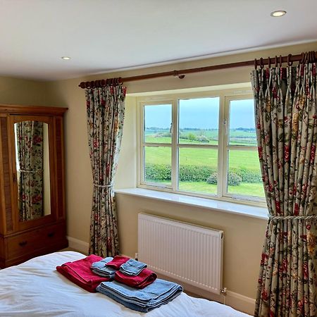 Cockley Hill Farm Bed & Breakfast 브래클리 외부 사진