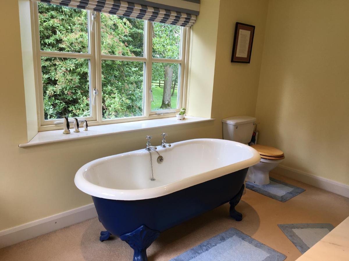 Cockley Hill Farm Bed & Breakfast 브래클리 외부 사진