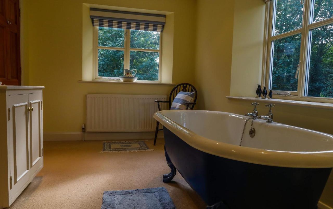 Cockley Hill Farm Bed & Breakfast 브래클리 외부 사진