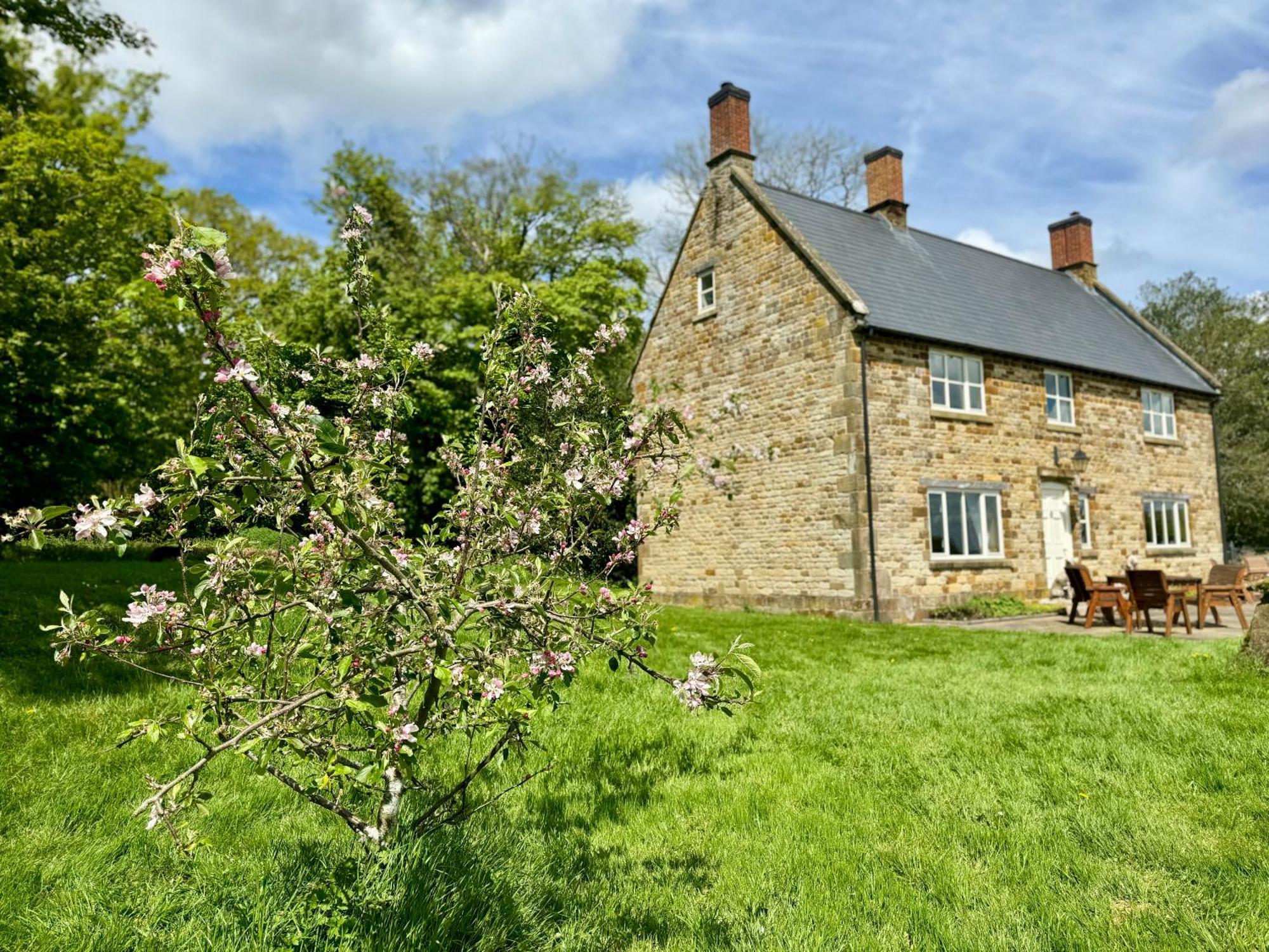 Cockley Hill Farm Bed & Breakfast 브래클리 외부 사진